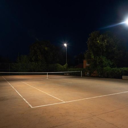 Guesthouse "Barboska" - Big Outdoor Swimming Pool & Private Tennis Court วอดิยัน ภายนอก รูปภาพ