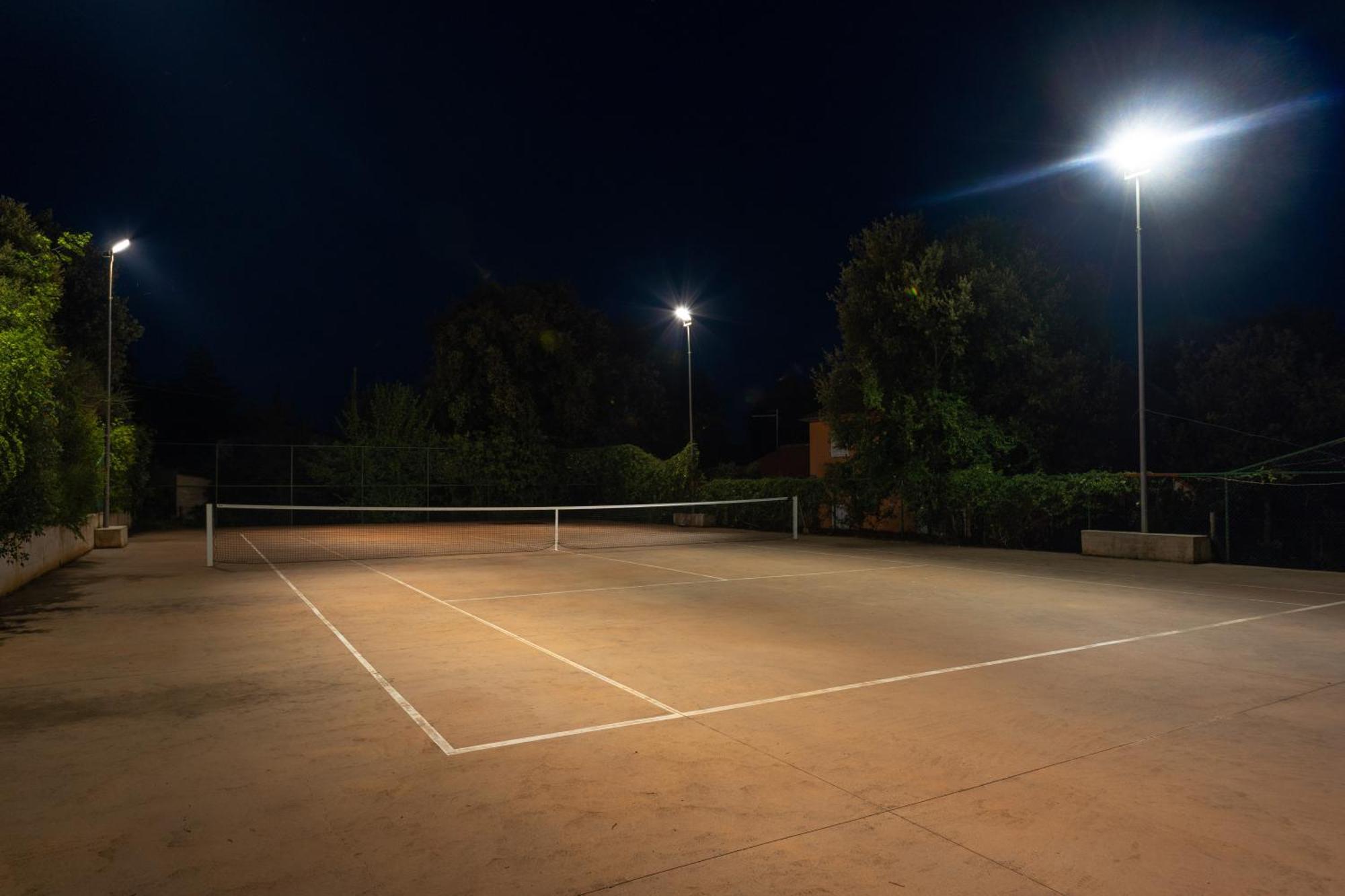 Guesthouse "Barboska" - Big Outdoor Swimming Pool & Private Tennis Court วอดิยัน ภายนอก รูปภาพ