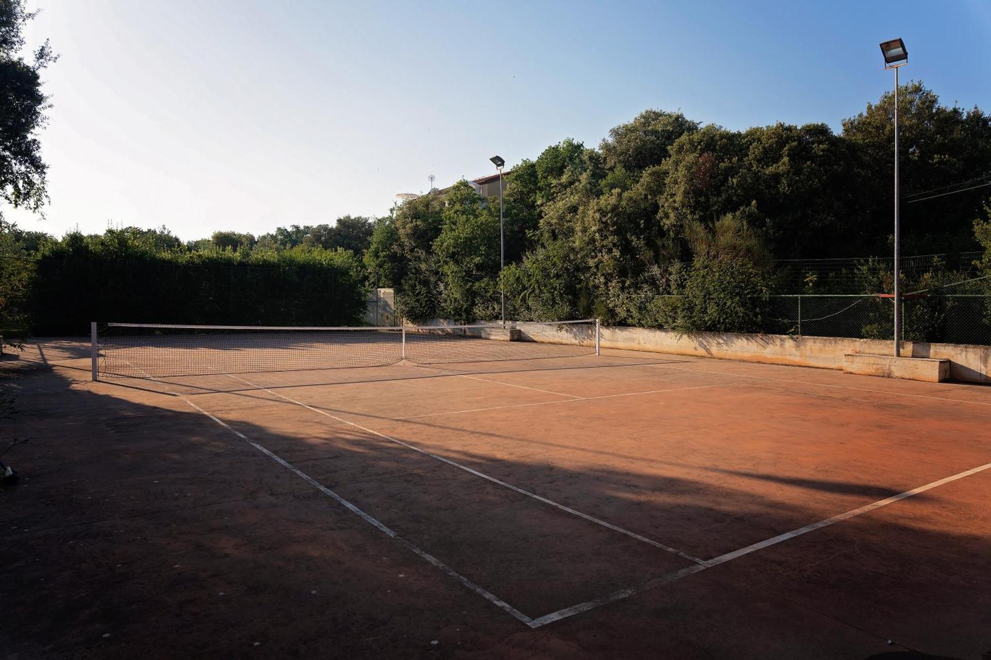Guesthouse "Barboska" - Big Outdoor Swimming Pool & Private Tennis Court วอดิยัน ภายนอก รูปภาพ