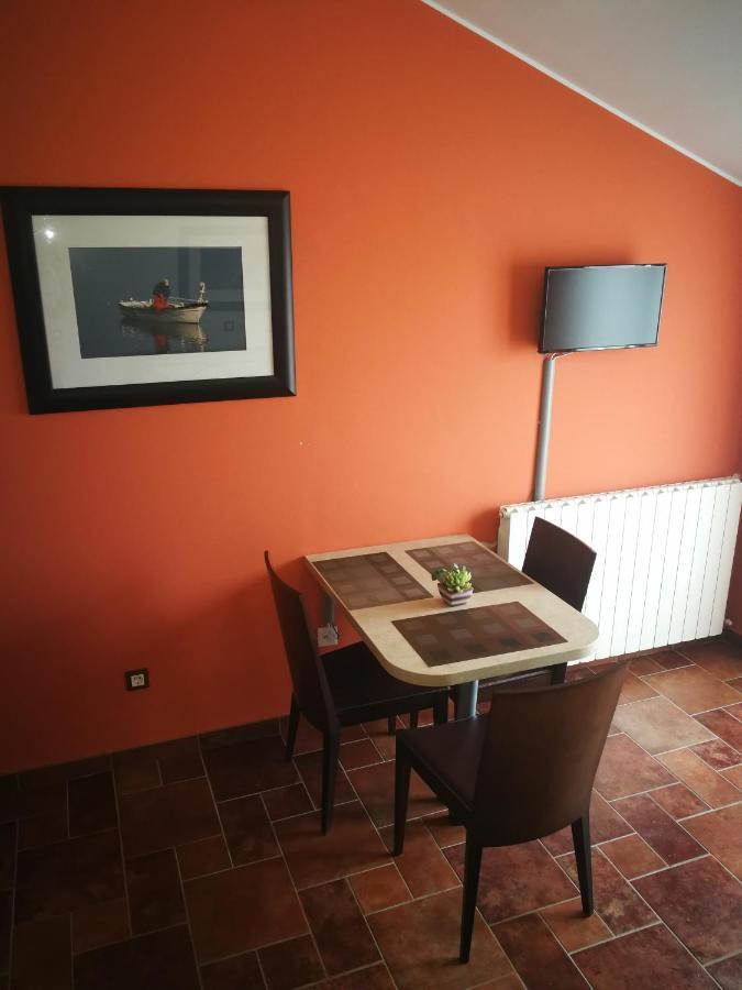 Guesthouse "Barboska" - Big Outdoor Swimming Pool & Private Tennis Court วอดิยัน ภายนอก รูปภาพ
